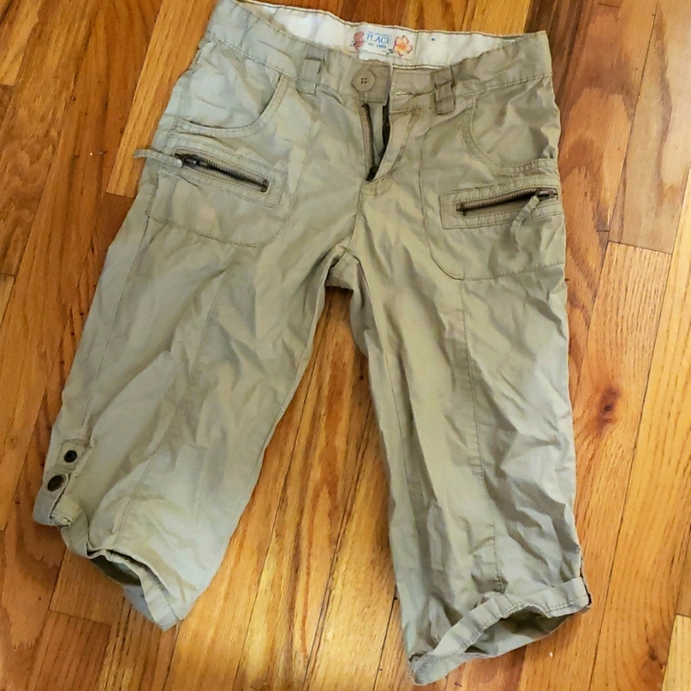 Children place Cargo Short